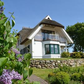 Seedörper Reethus mit Hafenblick, Kamin und Sauna, hotel in Seedorf
