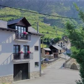 Apartaments Pont Romànic, hotel en Espot