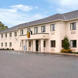 Super 8 by Wyndham Bedford, Hotel in Bedford