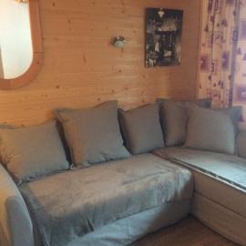 Duplex Apartment Right At The Ski Lift Tracks, hotel u gradu Valmorel