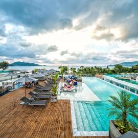 Hotel Clover Patong Phuket, hotel di Pantai Patong