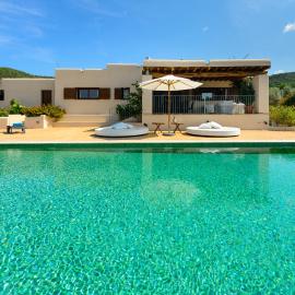 Villa LUNA, hotel in Sant Joan de Labritja