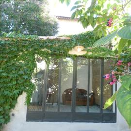 La Summer House avec Jardin, hotel in Arles