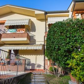 RELAX locazione turistica, hotel en Ceregnano