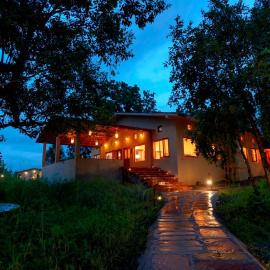 Tathastu Kanha, hotel i Kanha