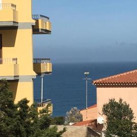 Girasole sul mare ,sea view new kitchen with dishwasher , air conditioning, garage moto, 200 m from centre, 300 m from beach ,wifi, CIN