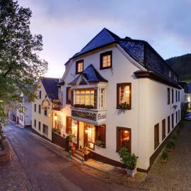 Viesnīca Hotel Weingut Schützen pilsētā Zenheima