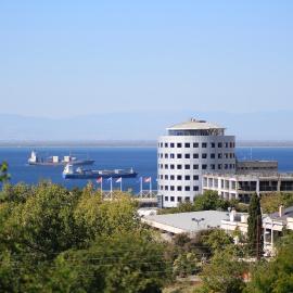 Modern Sea View Apartment - Free Parking - Quiet Area near Center