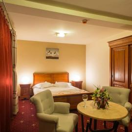 Red Hotel, hotel in Alexandria