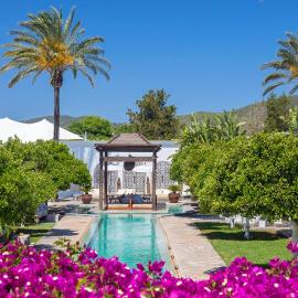 Agroturismo Atzaró, hotel in Santa Eularia des Riu