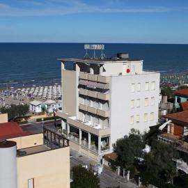 Hotel Hollywood, hotel i Senigallia