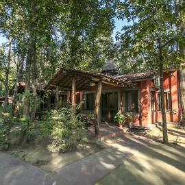 Dhanwār में, होटल Kanha Jungle Lodge