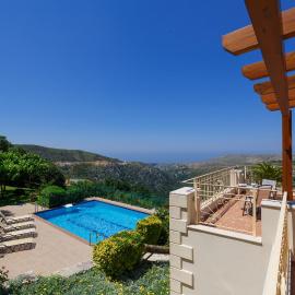 Harkia Villas、Khárkiaのホテル