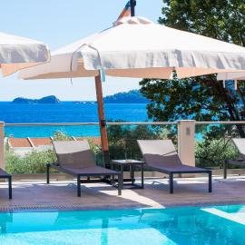 Semiramis Luxury Suites, hotel a Chrysi Ammoudia