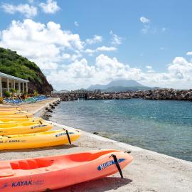 Bird Rock Beach Hotel, hótel í Basseterre