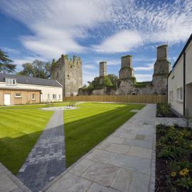 Castlemartyr Holiday Mews 3 bed by Trident Holiday Homes, hotel in Castlemartyr