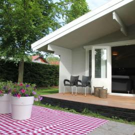 Cozy Cottage, hotel in Warmenhuizen