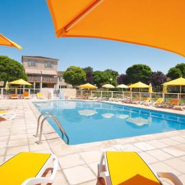Le Champ d'Eysson Aparthotel: Montauroux şehrinde bir otel