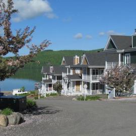 Condo Lac Archambault 295, hotel in Saint-Donat-de-Montcalm