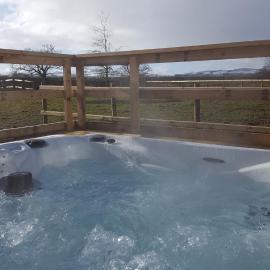 Ruth's Repose Shropshire Country Retreat with private hot tub & Stunning Views, hotel in Shrewsbury