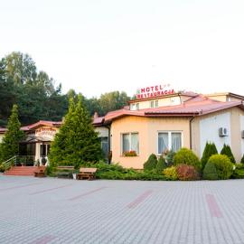 Pod Szczęśliwą Gwiazdą, hotel u gradu Cekanowo