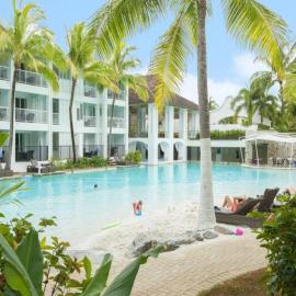 Beach Club Port Douglas Luxury Apartments, hotel in Port Douglas