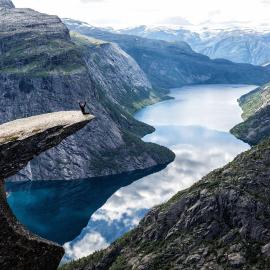 Trolltunga/Folgefonna Camp house، فندق في يوندال