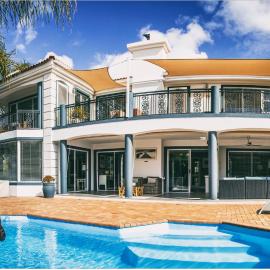 Pictures Guest House Boutique Hotel, hotel v destinaci Oudtshoorn