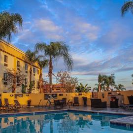 Best Western Plus Arrowhead Hotel, khách sạn ở Colton