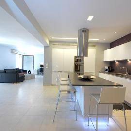 Prime 3BR-2BA Apt in Heart of Heraklion-Fiber WIFI Steps to Lions Sq-Museum, Walk to Port #2