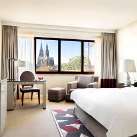 Hyatt Regency Köln, hotel Kölnben