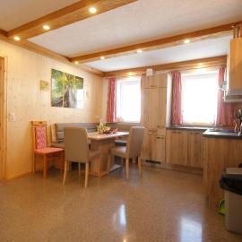 Appartement Almzeit mit Infrarotkabine, hotel in Großsölk