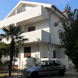 Ivago Apartments Sabunike، فندق في بريفلاكا
