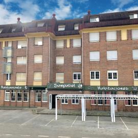 Tita sanpatiel, hotel i Polientes