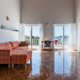 Villa Paradise Regained, хотел в Маслиница