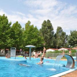 SunVillage Camp- Mobilházak Alsóörsön, hôtel à Alsóörs