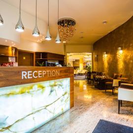 WELLNESS HOTEL LÖWE, hotel v Piešťanech