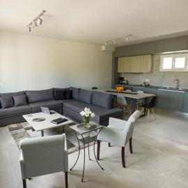 Amera - Troumpas Family Apartments, hotel sa Leonidion