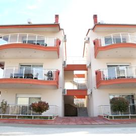 Sinanis Family Apartments, хотел в Керамоти