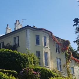 Riverbank Apartment, hotel in Derry Londonderry