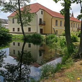 Zámek Jindřichovice, hotel Kolinecben