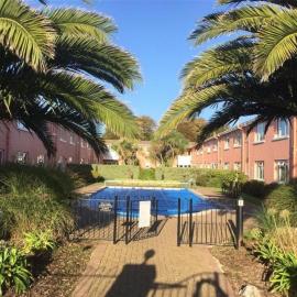 57 New Esplanade Court, Beach Close By Pool View, hotel in Paignton