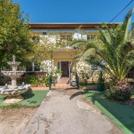 Apartments and Rooms Dragica