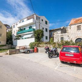 Apartments Tolj, hotel in Igrane