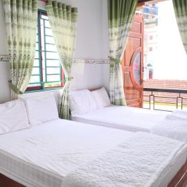 Nhà nghỉ Sunrise, hotell i Quy Nhon