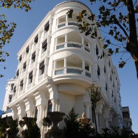 Paradise Island Hotel、ゲブゼのホテル