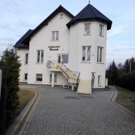 Biesiadny Dworek, hotel in Szpegawa