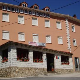 Apartamentos Jucar - Hotel Rural, hotel v destinácii Tragacete