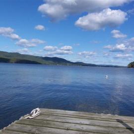 Addison에 위치한 호텔 Breathtaking New Premier Lake Champlain Waterfront Escape!