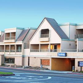 Travelodge by Wyndham Ocean Front, hotel in Sunset Beach